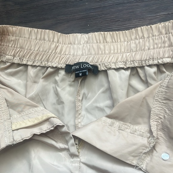 Lightly work tan cargo pants - Picture 3 of 5